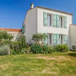 Cozy Home In Surgeres