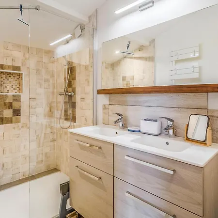 Stunning In Surgères