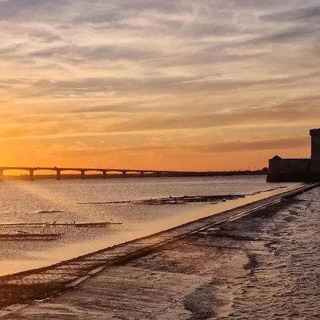 Stunning In * Surgères