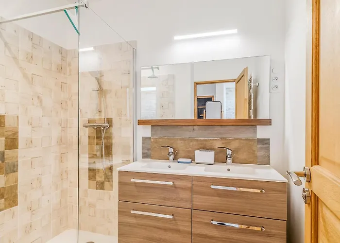 Stunning In Сasa de vacaciones Surgères