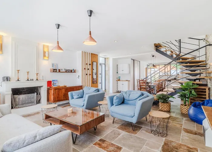 Stunning In Surgères