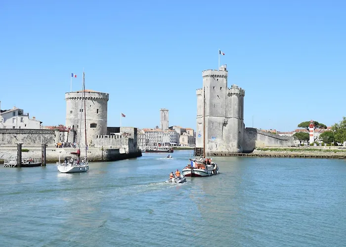 Stunning In Сasa de vacaciones Surgères